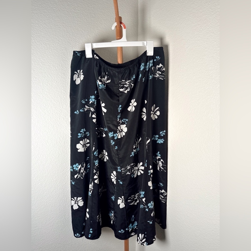 Vintage Black and Blue Floral Maxi Skirt Women’s Size 20W
